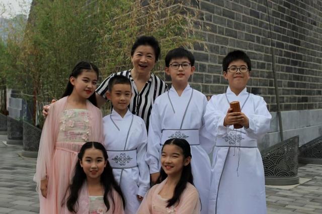 2018年北京角楼图书馆，首儿团明星班与国家一级演员杜宁林同台演出
